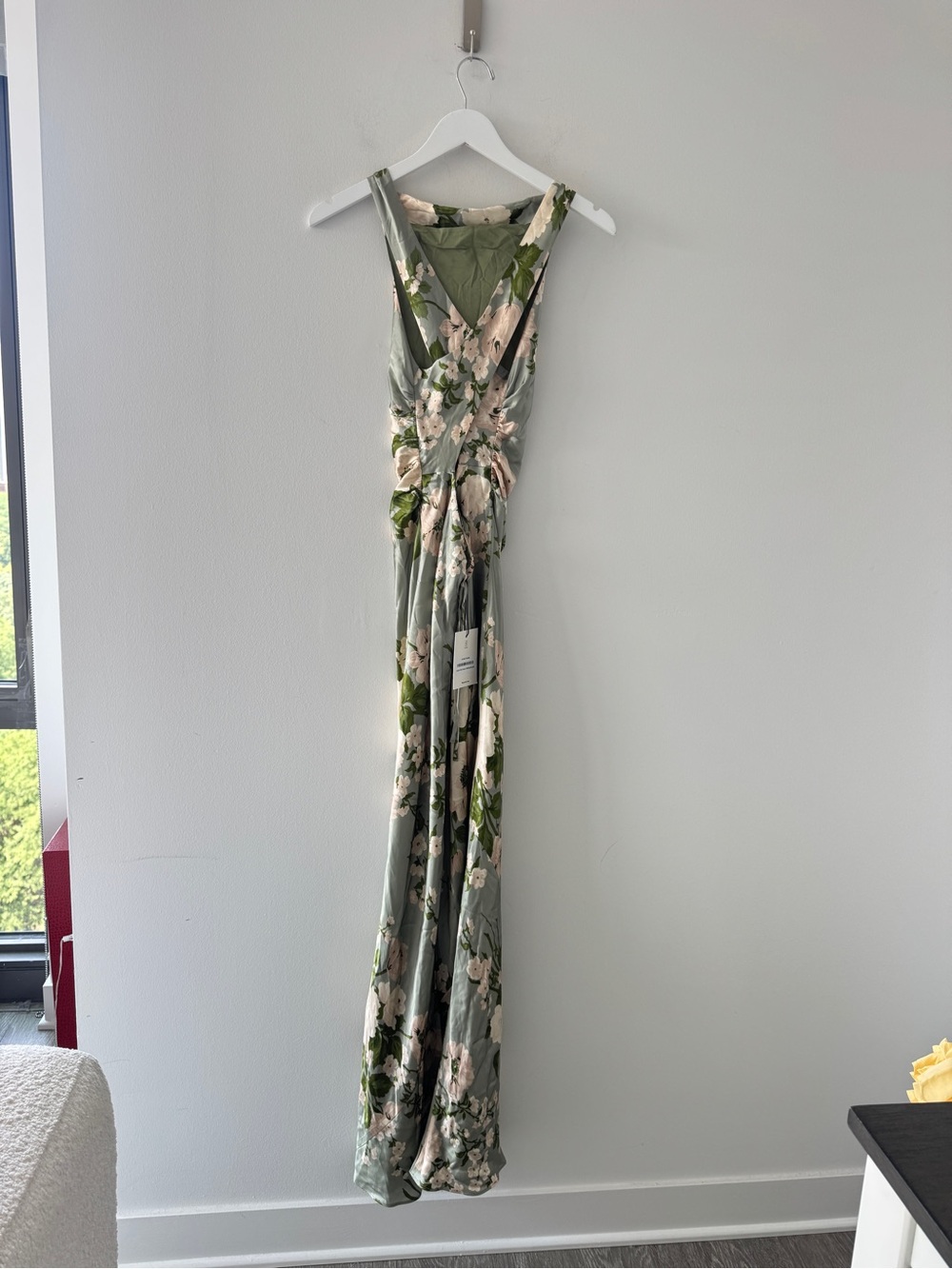 REFORMATION Anaiis Silk Dress in Tarragon 0 - Picture 4 of 7